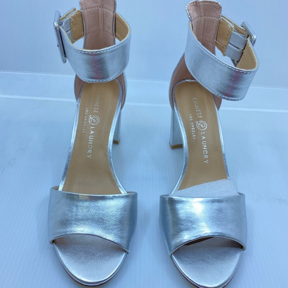 BNIB CHINESE LAUNDRY RUMOR ANKLE STRAP SANDAL - Picture 2 of 5